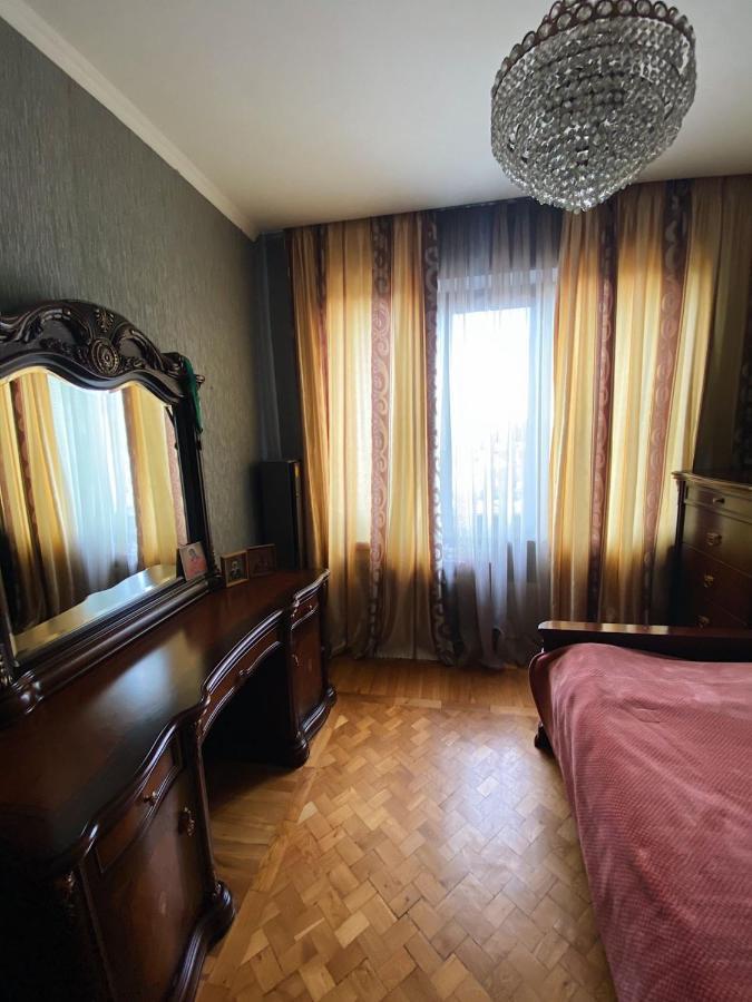 Большая Четырехкомнатная Квартира С Двумя Балконами У Моря В Центре Сухума,В Абхазии Sukhumi Esterno foto